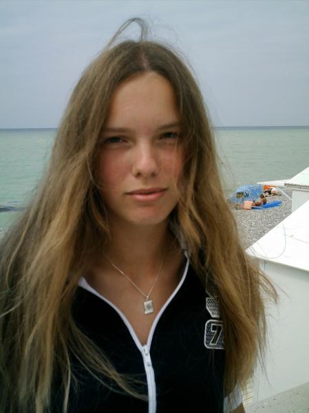 julie (t'est trop belle sur cet photo!)