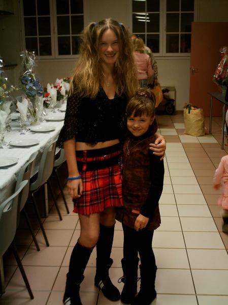 voici juju et émeline à la fête